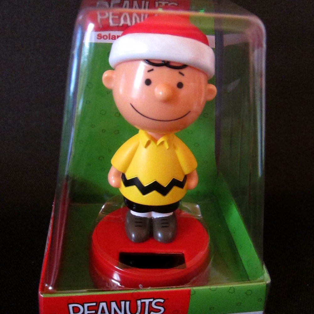 New Peanuts Charlie Brown Christmas Solar Bobbler